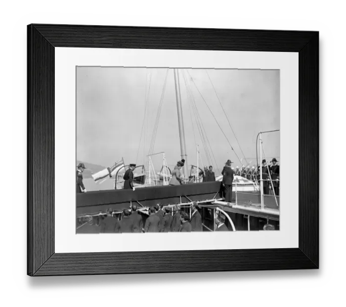 Framed Print : The King and Queen leave Dover for Paris. Their Majesties boarding the Royal Yacht Framed Print : The King and Queen leave Dover for Paris. Their Majesties boarding the Royal Yacht