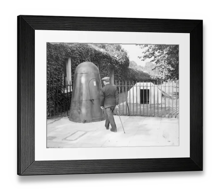 Framed Print : Air raid shelters are being constructed or placed in position at the Royal palaces in London Framed Print : Air raid shelters are being constructed or placed in position at the Royal palaces in London