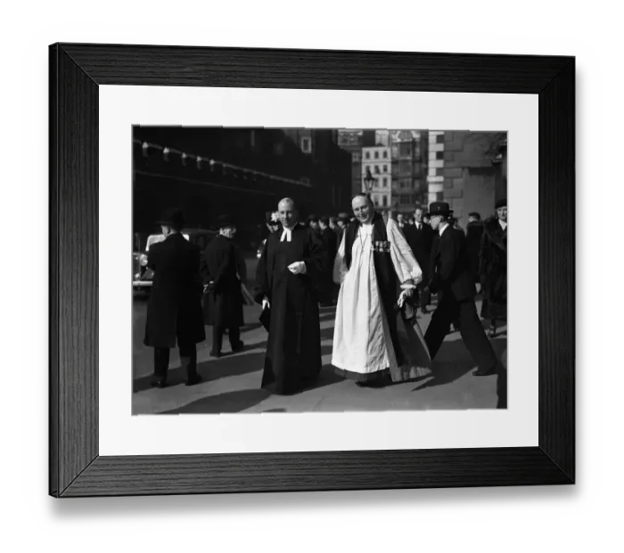 Framed Print : Arriving at the Levee at St Jamess Palace, the Provost of Guildford and the Bishop Framed Print : Arriving at the Levee at St Jamess Palace, the Provost of Guildford and the Bishop