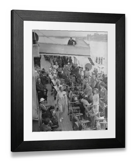 Framed Print : New Idea To Keep Trippers Happy ! Boyal Eagle Stages Cabaret On Way To Margate Framed Print : New Idea To Keep Trippers Happy ! Boyal Eagle Stages Cabaret On Way To Margate