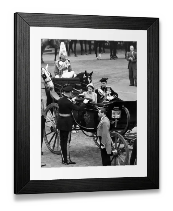 Framed Print : The queen, wearing pale green hat to match her collarless coat which she wore over Framed Print : The queen, wearing pale green hat to match her collarless coat which she wore over