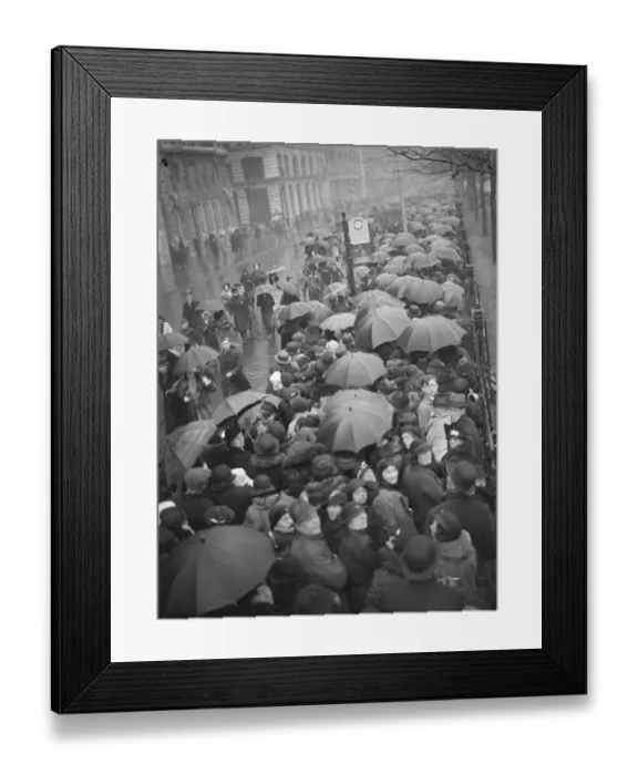 Framed Print : The Lying in State of King George V at Westminster Umbrellas in the queue, that