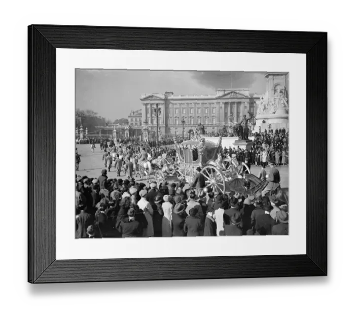 Framed Print : Enormous early morning crowds watch Coronation procession rehearsal. Enormous crowds Framed Print : Enormous early morning crowds watch Coronation procession rehearsal. Enormous crowds