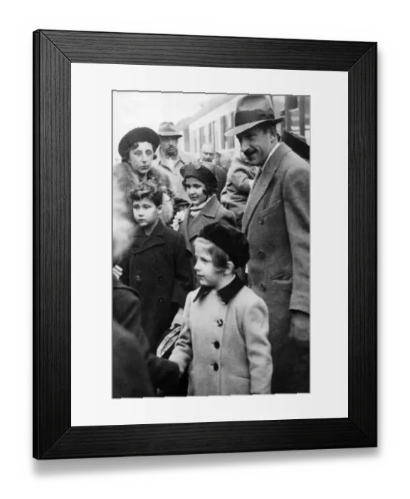 Framed Print : King Boris III of Bulgaria with his two children, Crown Prince Simeon and Princess Maria Luisa Framed Print : King Boris III of Bulgaria with his two children, Crown Prince Simeon and Princess Maria Luisa