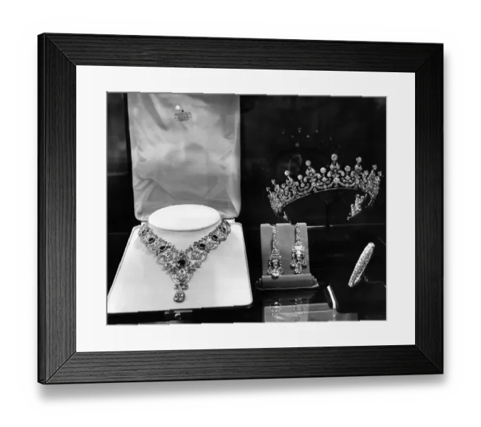 Framed Print : Royal Wedding Presents on display at St Jamess Palace King Georges present to Framed Print : Royal Wedding Presents on display at St Jamess Palace King Georges present to