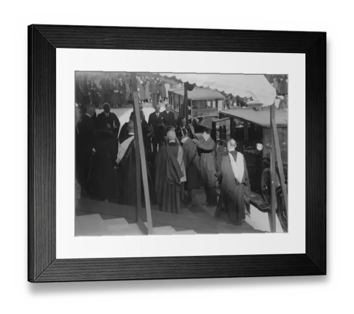 Framed Print : King George V and Queen Mary visit Cambridge to open the new University of Cambridge library Framed Print : King George V and Queen Mary visit Cambridge to open the new University of Cambridge library