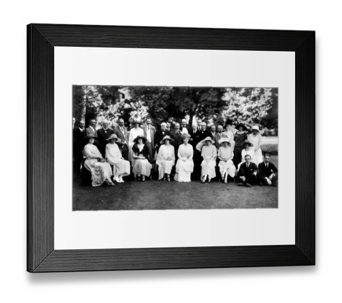 Framed Print : Uncaptioned group including King George V and Queen Mary