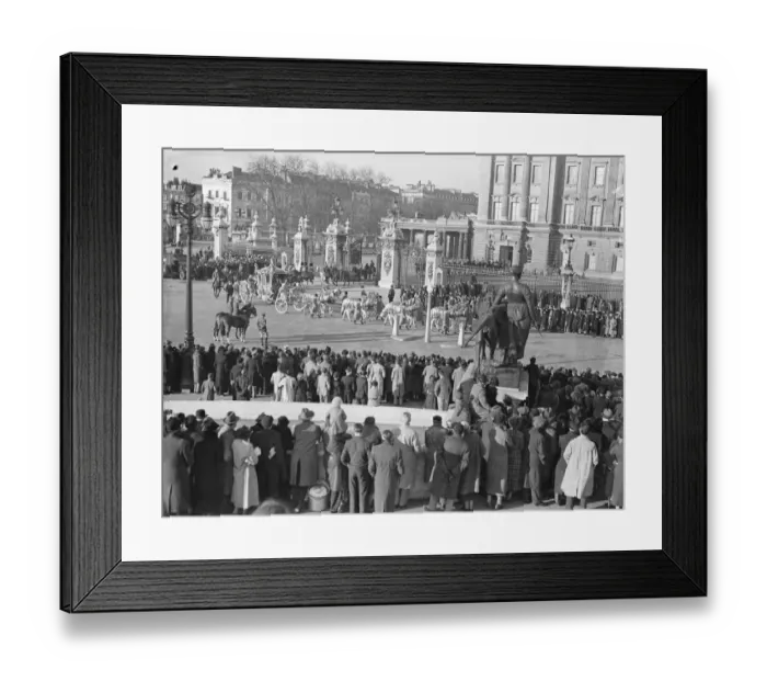 Framed Print : Enormous early morning crowds watch Coronation procession rehearsal. Enormous crowds Framed Print : Enormous early morning crowds watch Coronation procession rehearsal. Enormous crowds