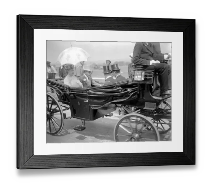 Framed Print : The Royal Party arriving on the course Derby Day Epsom 31st May 1922 Framed Print : The Royal Party arriving on the course Derby Day Epsom 31st May 1922