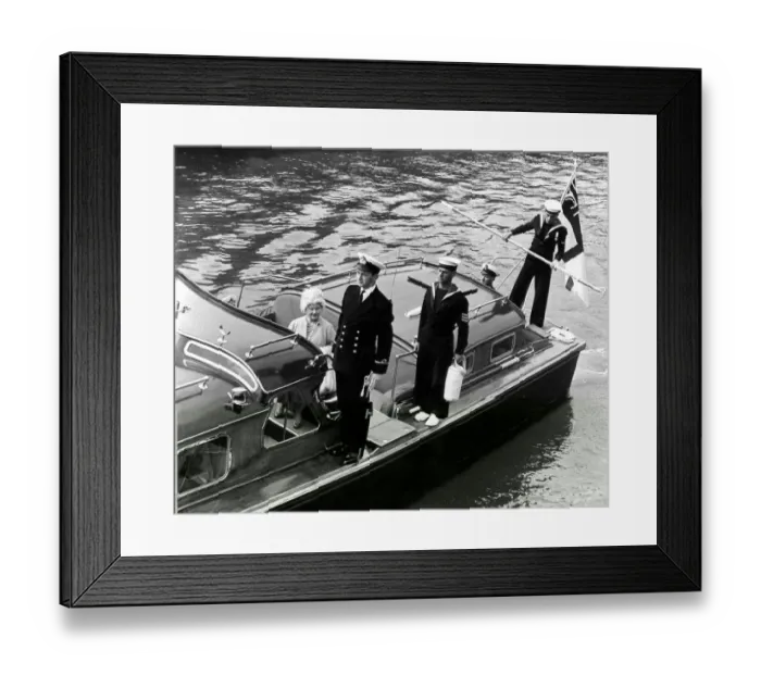 Framed Print : The Queen Mother arrives by Royal barge at Portsmouth 28th April 1962 Framed Print : The Queen Mother arrives by Royal barge at Portsmouth 28th April 1962
