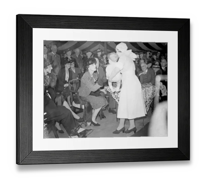 Framed Print : Duchess of Kent, receives purse from youngest baby. The Duchess of Kent, receiving Framed Print : Duchess of Kent, receives purse from youngest baby. The Duchess of Kent, receiving