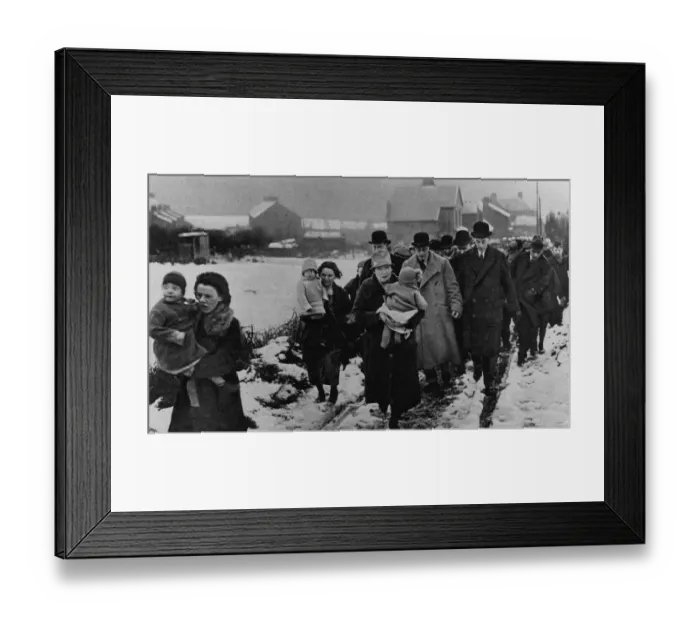 Framed Print : The future Edward VIII walking in the snow in Winlaton, County Durham, 1929 Framed Print : The future Edward VIII walking in the snow in Winlaton, County Durham, 1929