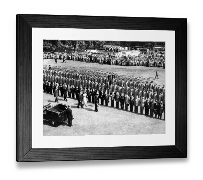 Framed Print : Queen Elizabeth II in blue summer dress and wide brimmed hat followed by the Duke Framed Print : Queen Elizabeth II in blue summer dress and wide brimmed hat followed by the Duke