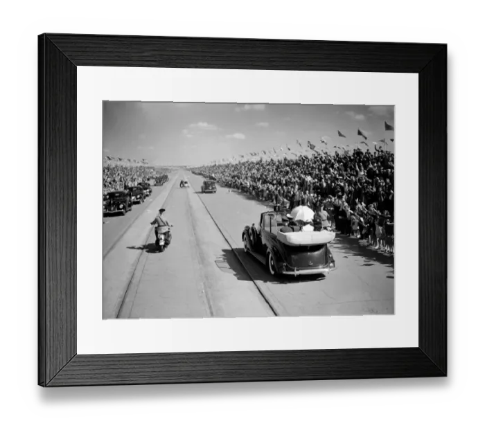 Framed Print : The Royal tour of Canada and the USA by King George VI and Queen Elizabeth, 1939 The King Framed Print : The Royal tour of Canada and the USA by King George VI and Queen Elizabeth, 1939 The King