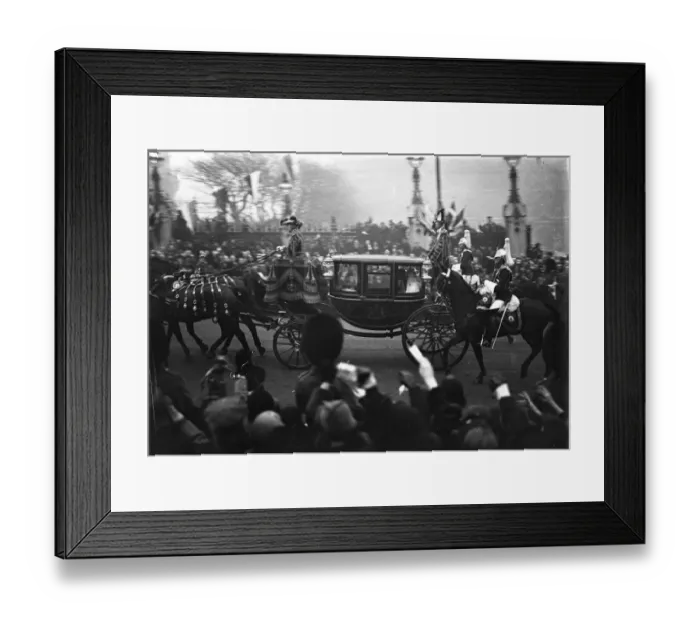 Framed Print : Wedding of the Duke of Kent and Princess Marina The Royal coaches 28th November 1934 Framed Print : Wedding of the Duke of Kent and Princess Marina The Royal coaches 28th November 1934