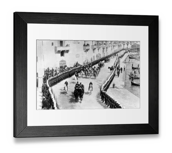 Framed Print : The return of the Duke and Duchess of Connaught from India. Their Royal Highnesses