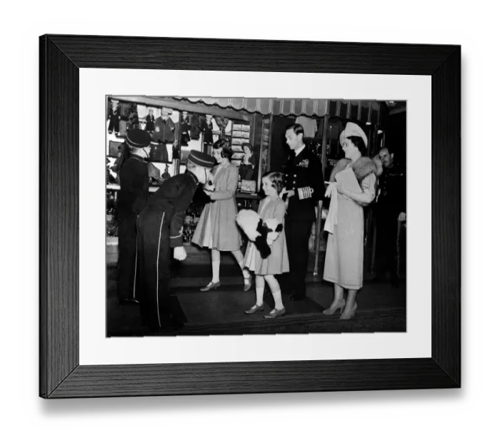 Framed Print : King George VI and Queen Elizabeth on Canada tour 1939. The King and Queen Framed Print : King George VI and Queen Elizabeth on Canada tour 1939. The King and Queen