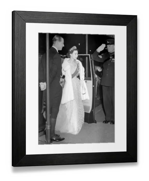 Framed Print : Her Majesty The Queen and others members of the royal family attended a reception Framed Print : Her Majesty The Queen and others members of the royal family attended a reception