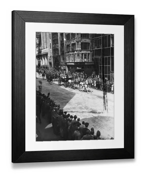 Framed Print : Her Royal Highness Princess Elizabeth drove to Guildhall today, via The Mall, the Strand Framed Print : Her Royal Highness Princess Elizabeth drove to Guildhall today, via The Mall, the Strand