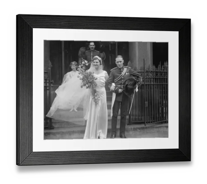 Framed Print : Scottish wedding in London. The marriage of Captain Walter Scott, Royal Corps of Signals Framed Print : Scottish wedding in London. The marriage of Captain Walter Scott, Royal Corps of Signals