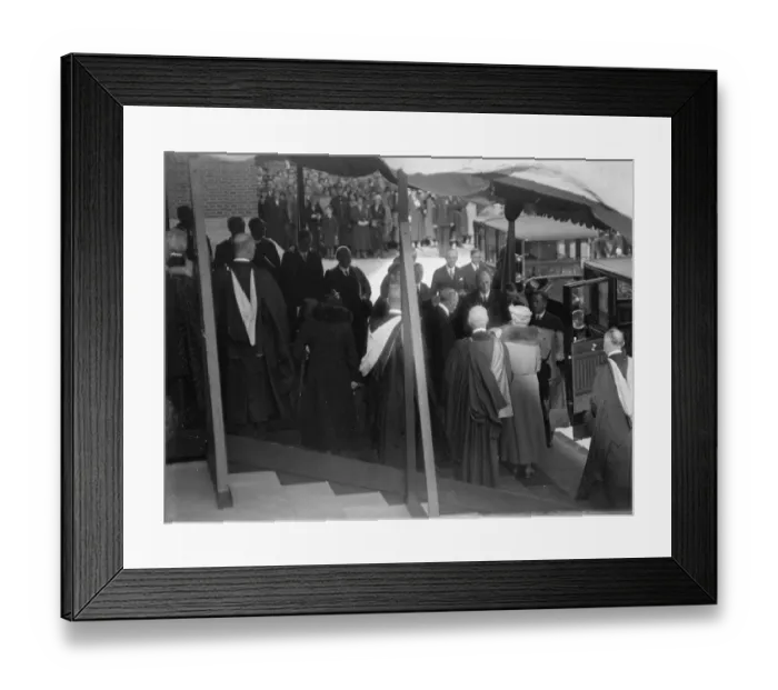 Framed Print : King George V and Queen Mary visit Cambridge to open the new University of Cambridge library Framed Print : King George V and Queen Mary visit Cambridge to open the new University of Cambridge library