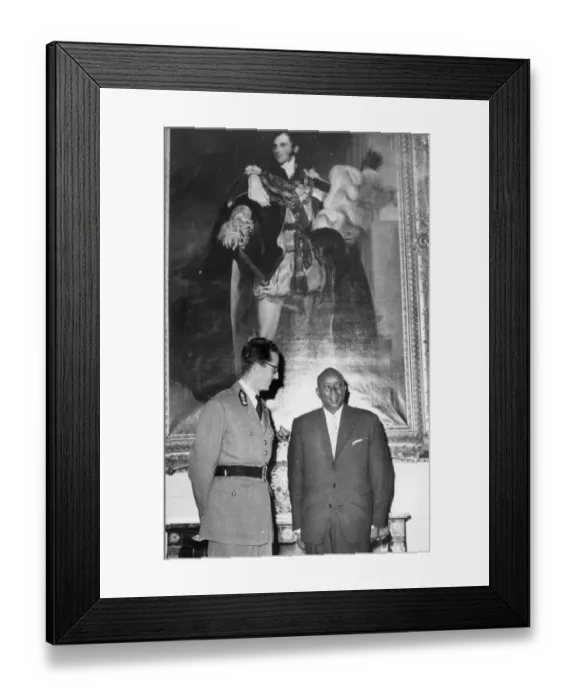 Framed Print : The Mwami of Urundi Mwambutsa and King Baudouin are seen together at the Royal Palace Framed Print : The Mwami of Urundi Mwambutsa and King Baudouin are seen together at the Royal Palace