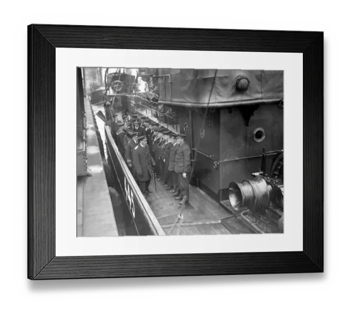 Framed Print : Royal visit to Immingham Docks. Their Majesties inspecting Mine Sweeping Trawler Framed Print : Royal visit to Immingham Docks. Their Majesties inspecting Mine Sweeping Trawler
