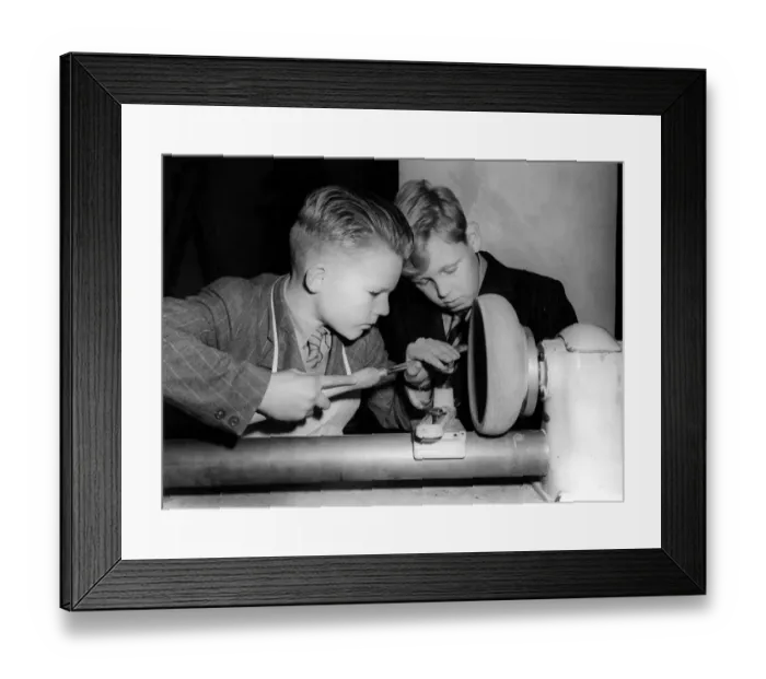 Framed Print : The Model Engineer Exhibition, Royal Horticultural Hall, Westminster. Derek Martin Framed Print : The Model Engineer Exhibition, Royal Horticultural Hall, Westminster. Derek Martin