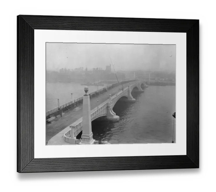 Framed Print : Erecting stands and Royal Enclosure for new Lambeth Bridge opening by King