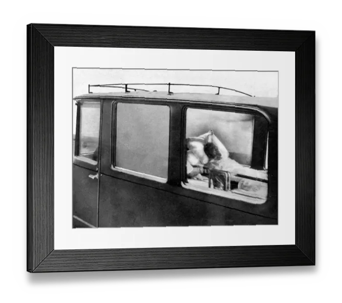 Framed Print : 9 February 1929 King George V inside a motor ambulance on his way from Buckingham Framed Print : 9 February 1929 King George V inside a motor ambulance on his way from Buckingham