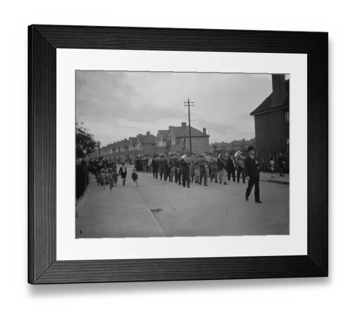 Framed Print : British Legion parade in Blackfen and Lamorbey, Sidcup, London. 1938