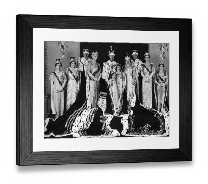 Framed Print : The Royal Family pose in full robes and crowns, in Buckingham Palace Left to Right Framed Print : The Royal Family pose in full robes and crowns, in Buckingham Palace Left to Right