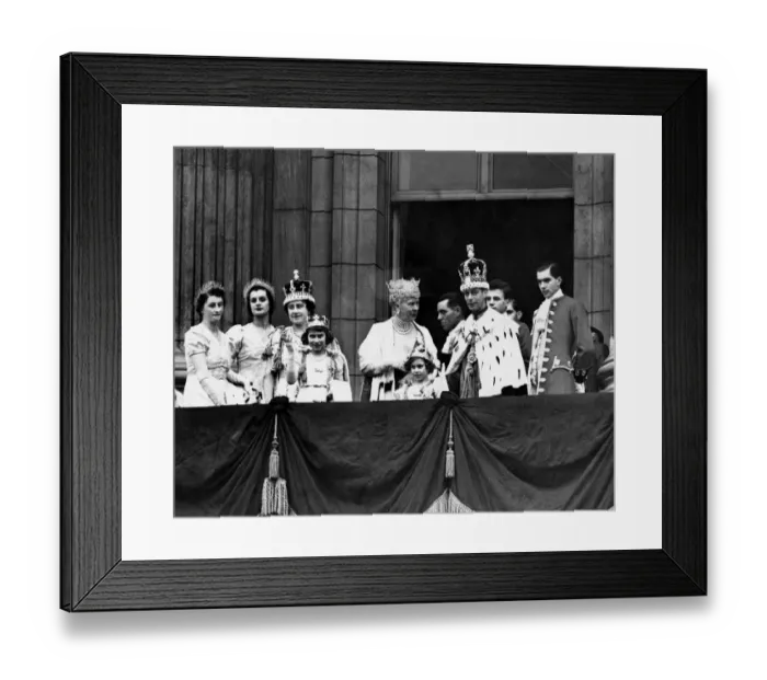 Framed Print : The Royal Family on the balcony of Buckingham Palace after the crowning of King George VI Framed Print : The Royal Family on the balcony of Buckingham Palace after the crowning of King George VI