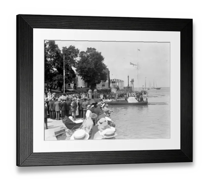 Framed Print : The King And Queen At Cowes. Members of the Royal Yatch Squadron arriving at the landing Framed Print : The King And Queen At Cowes. Members of the Royal Yatch Squadron arriving at the landing