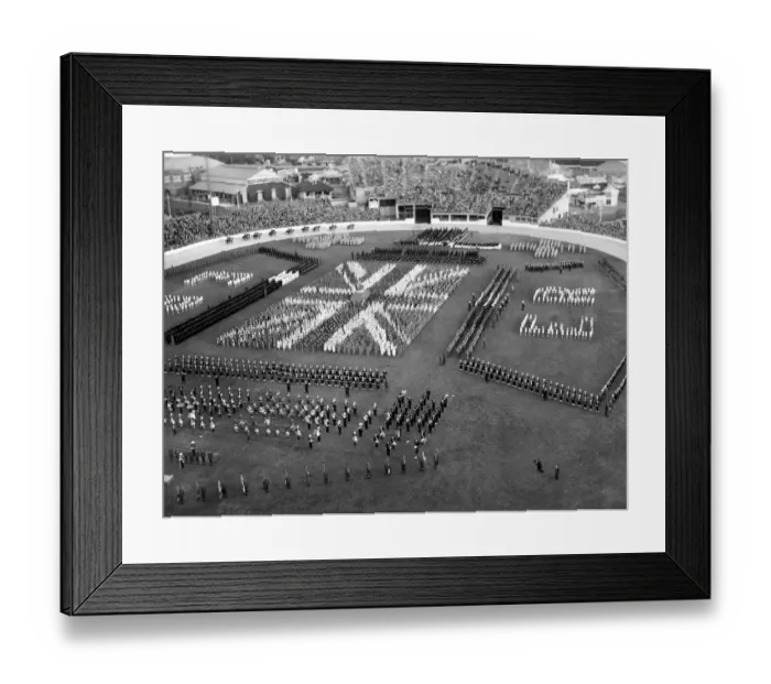 Framed Print : Sydney Salutes The Queen Six Thousand People form a huge UNion Jack at a Coronation Framed Print : Sydney Salutes The Queen Six Thousand People form a huge UNion Jack at a Coronation