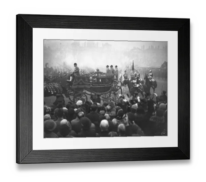 Framed Print : Wedding of the Duke of Kent and Princess Marina The Royal coaches 28th November 1934 Framed Print : Wedding of the Duke of Kent and Princess Marina The Royal coaches 28th November 1934