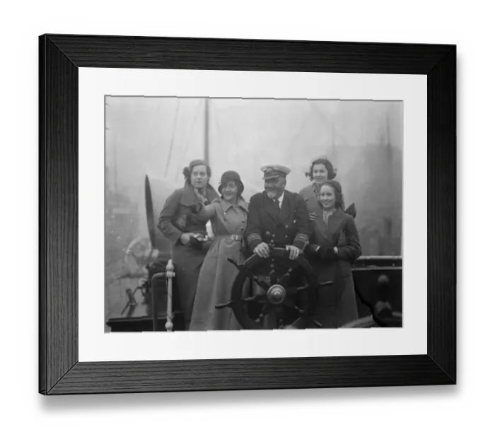 Framed Print : New London luxary pleasure steamer on view. he Royal Eagle, the new Thames Luxury steamer Framed Print : New London luxary pleasure steamer on view. he Royal Eagle, the new Thames Luxury steamer