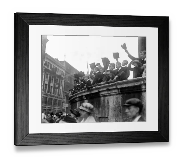 Framed Print : Royal visit to the City - Choirboys of St Pauls Cathedral cheering Framed Print : Royal visit to the City - Choirboys of St Pauls Cathedral cheering