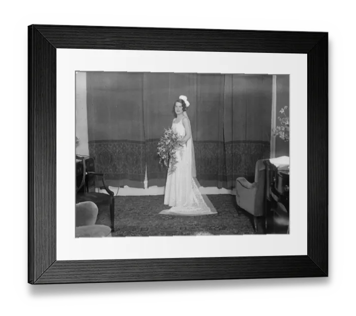 Framed Print : American girl to be presented at court. Miss Hannah Locke of Philadelphia Framed Print : American girl to be presented at court. Miss Hannah Locke of Philadelphia