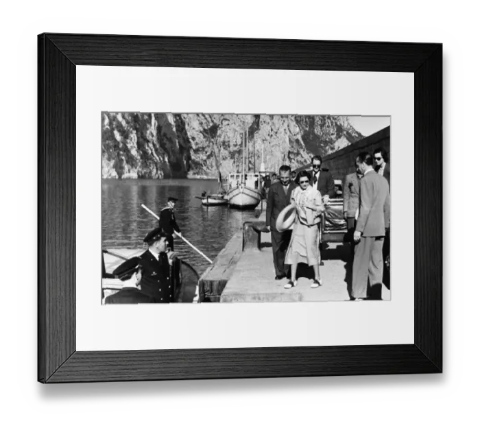 Framed Print : Princess Margaret at Capri with the speedboat that belonged to the former King of Italy