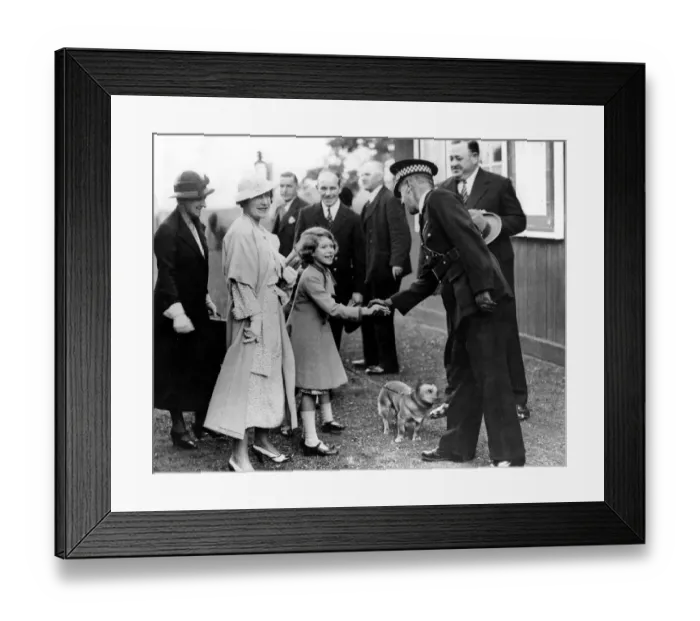 Framed Print : The Queen (then the Duchess of York) and Princess Elizabeth arrive at Glamis. Princess Framed Print : The Queen (then the Duchess of York) and Princess Elizabeth arrive at Glamis. Princess