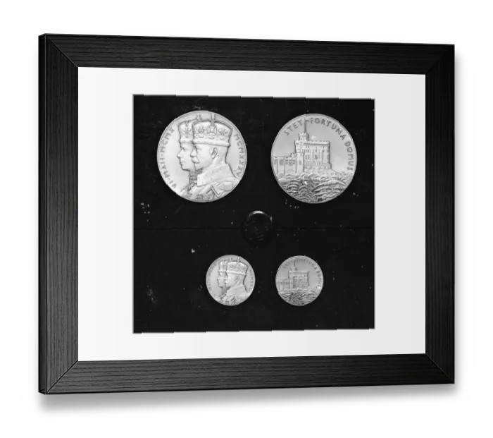 Framed Print : Royal Jubilee medals struck at Royal Mint. 21 January 1935 Framed Print : Royal Jubilee medals struck at Royal Mint. 21 January 1935