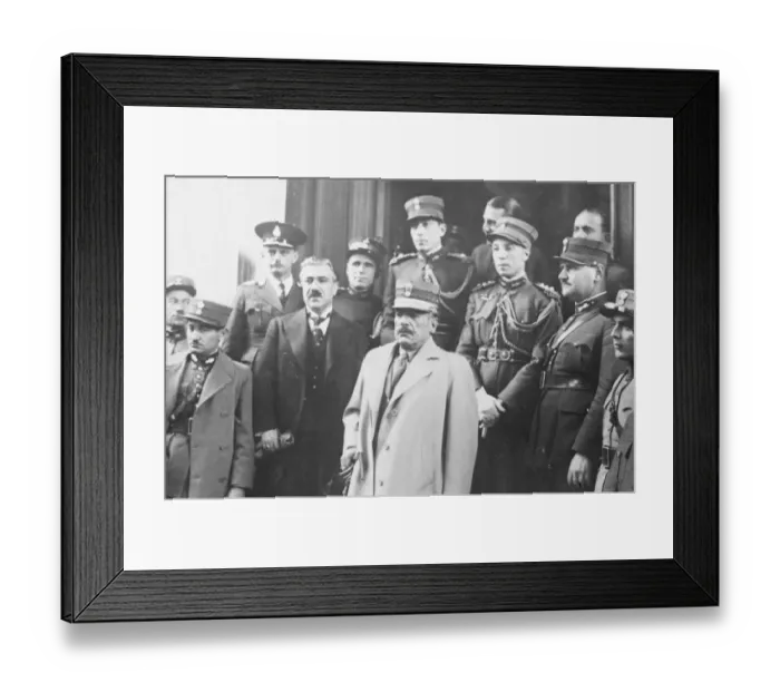 Framed Print : Greeces military cabinet meets at Royal Palace after plebiscite. General Kondylis ( centre Framed Print : Greeces military cabinet meets at Royal Palace after plebiscite. General Kondylis ( centre