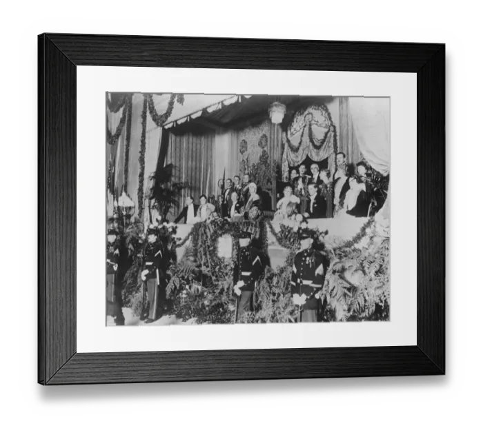 Framed Print : Queen Marie and Royal party visit to Philadelphia sesquicentennial. A scene in the Royal Box Framed Print : Queen Marie and Royal party visit to Philadelphia sesquicentennial. A scene in the Royal Box