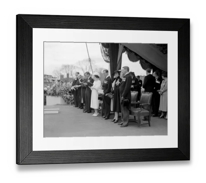 Framed Print : The Royal tour of Canada and the USA by King George VI and Queen Elizabeth in 1939 Framed Print : The Royal tour of Canada and the USA by King George VI and Queen Elizabeth in 1939