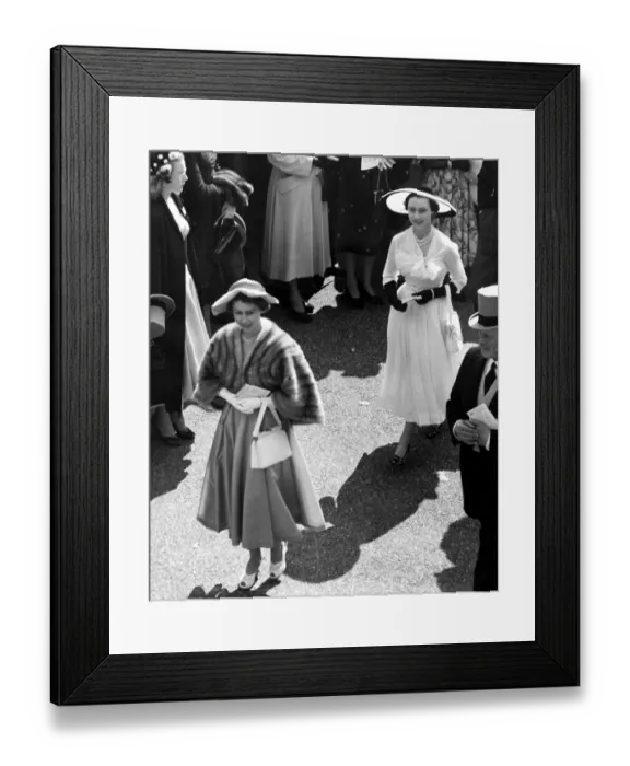 Framed Print : The Queen and Princess Margaret make their way through the paddock at Royal Ascot Framed Print : The Queen and Princess Margaret make their way through the paddock at Royal Ascot