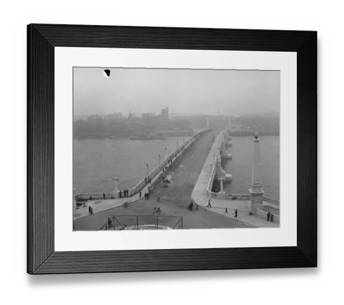 Framed Print : Erecting stands and Royal Enclosure for new Lambeth Bridge opening by King Framed Print : Erecting stands and Royal Enclosure for new Lambeth Bridge opening by King