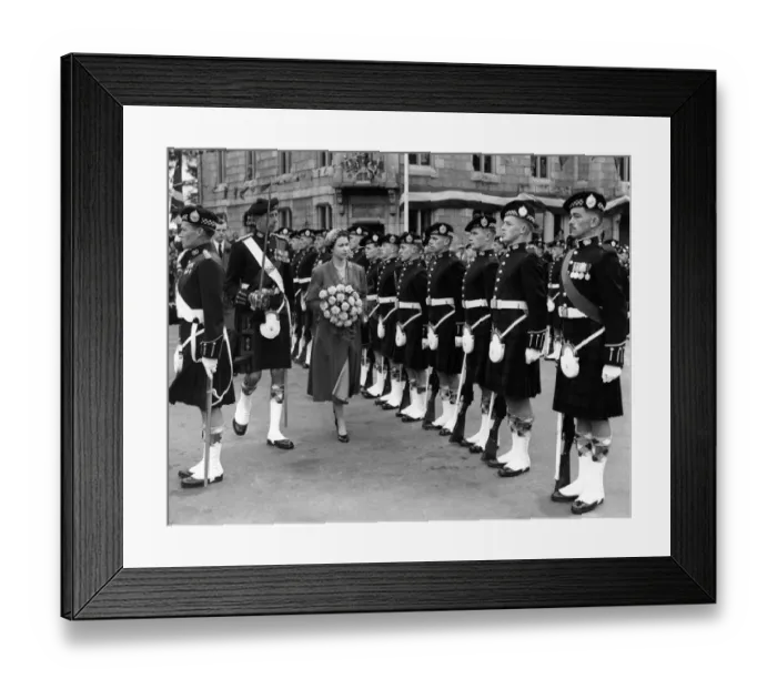 Framed Print : Her Majesty The Queen Elizabeth II inspecting the Guard of Honour of the Argyll