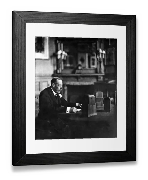 Framed Print : King George V Christmas broadcast on radio in 1934 Framed Print : King George V Christmas broadcast on radio in 1934