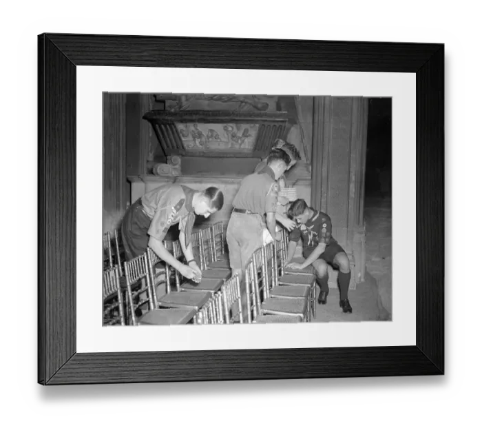 Framed Print : Royal Wedding. John Houghton (right), a sea scout of 7 Barnsdale-Road, Reading seen